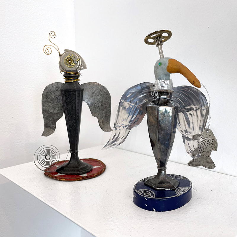 salt and pepper shakers with bird wings and beaks